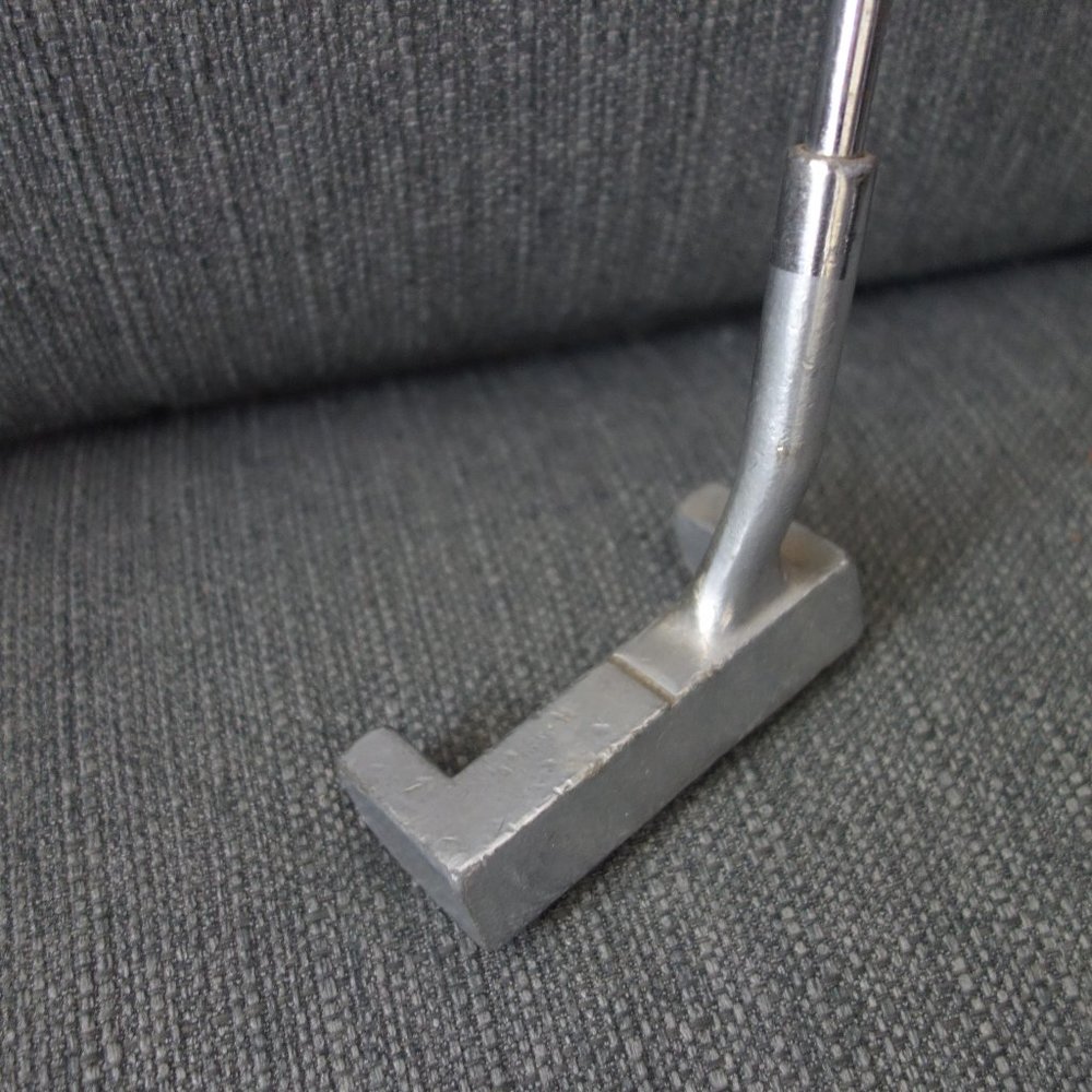 Northwestern Model 2400 Putter